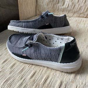 Hey dude shoes - size:6! ✨